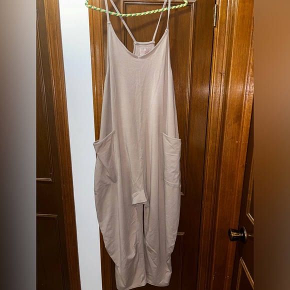 SOLD on cross post 🤎🤎Free People Hot Shot Onesie🤎🤎 - Picture 1 of 4